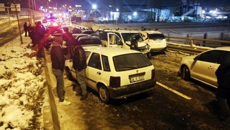 Ankara'da zincirleme trafik kazası! 9 kişi yaralandı