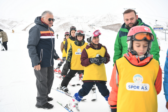 Büyükşehir’in Kayak Okulu Kayıtları Devam Ediyor