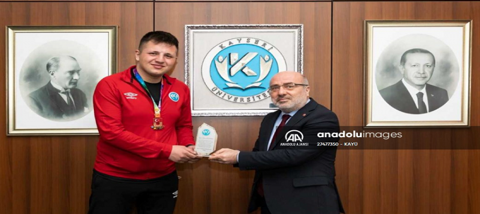KAYÜ öğrencisi Üniversiteler Boks Ünilig Türkiye Şampiyonası'nda 3. oldu
