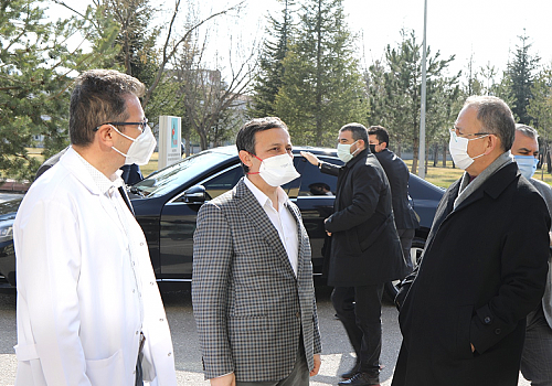 AK Parti Genel Başkan Yardımcısı Mehmet Özhaseki Erciyes Üniversitesi’ni Ziyaret Etti