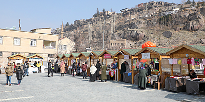 Talas'ta Maharetli eller birinci yılını kutlayacak