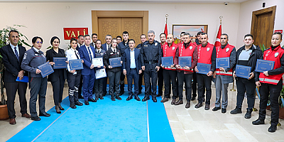 Vali Çiçek’ten Güven Timlerine Başarı Belgesi 